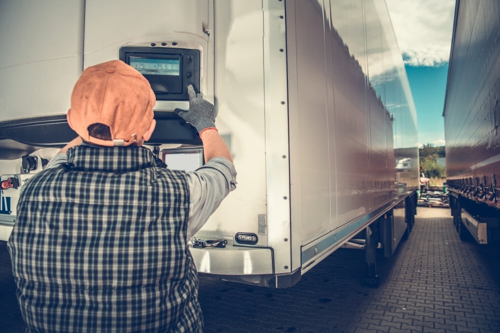 Top 5 Reasons to Become a Refrigerated Truck Driver
